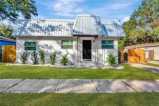610 Woodlawn St - Photo 1 of 1