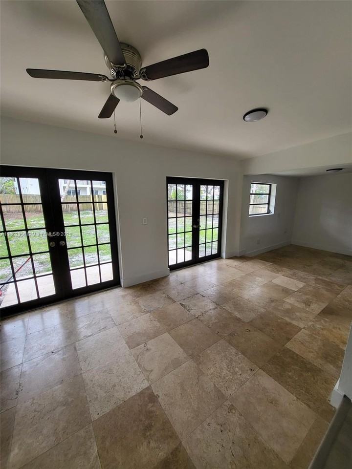 816 Ne 91st Ter - Photo 6 of 8