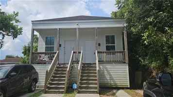 featured image of 8922 Stroelitz St