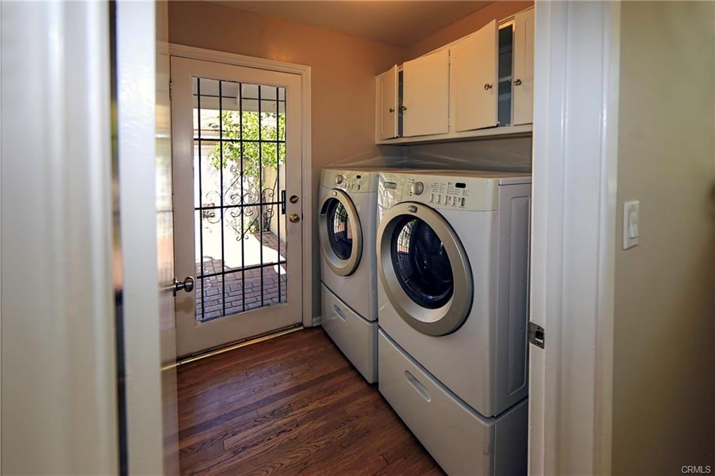 5852 Babbitt Ave - Photo 3 of 8