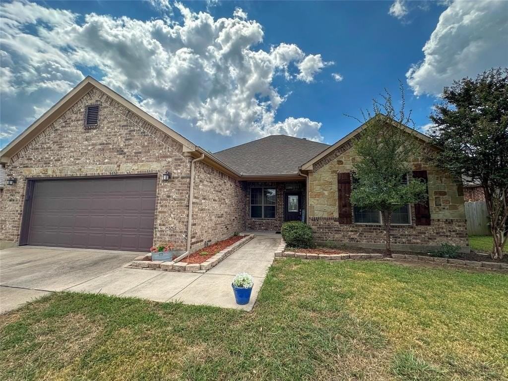 313 Valley Drive - Photo 2 of 40