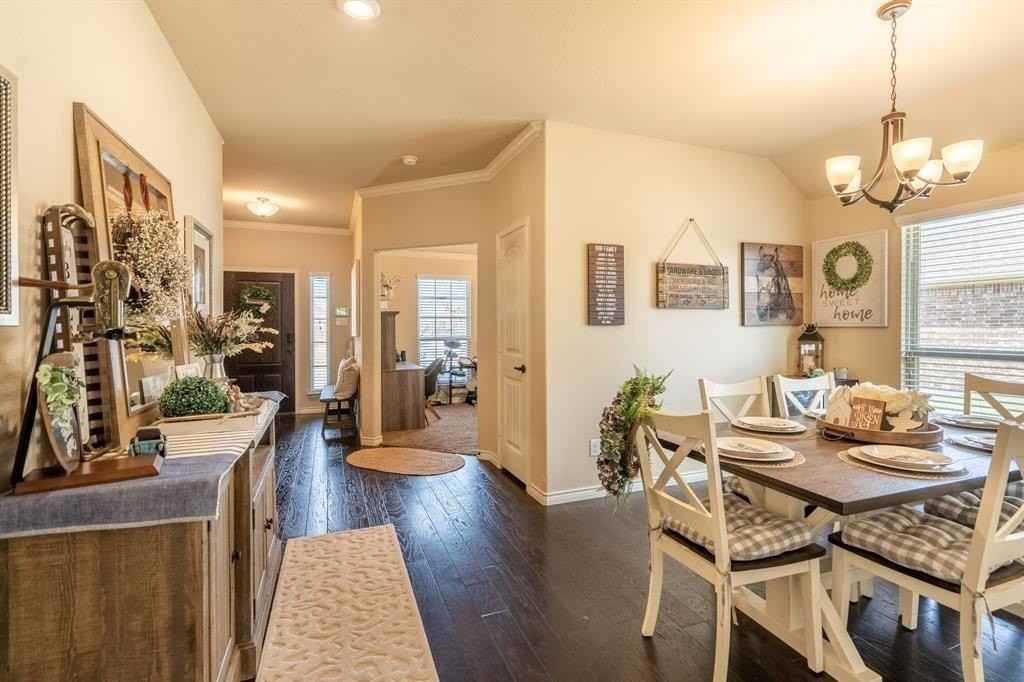 3017 Maverick Dr - Photo 3 of 17