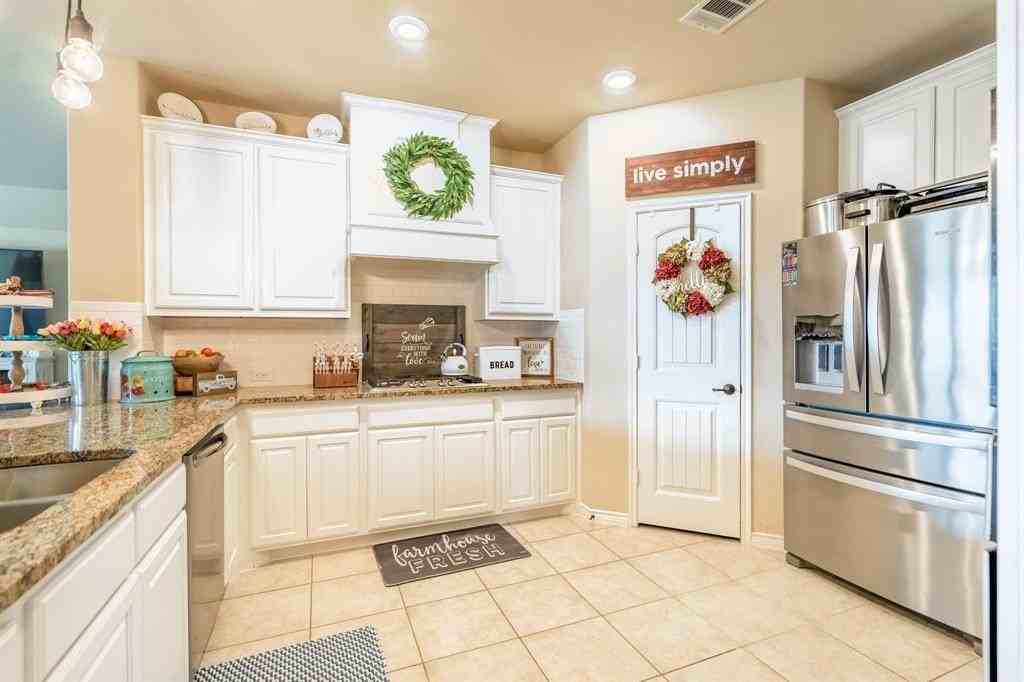 3017 Maverick Dr - Photo 5 of 17