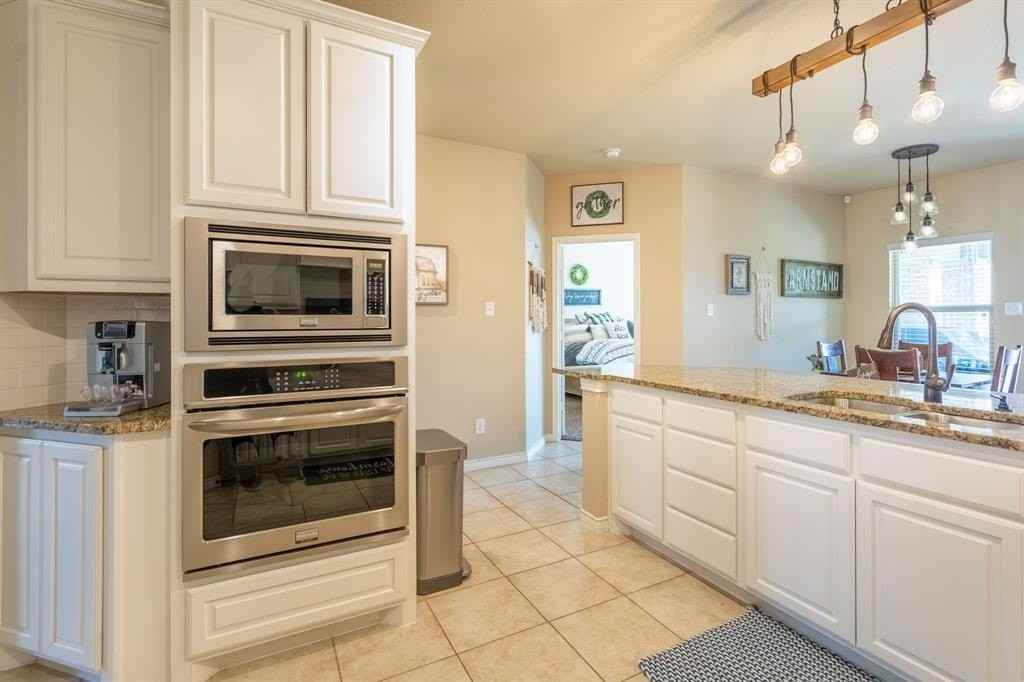 3017 Maverick Dr - Photo 6 of 17