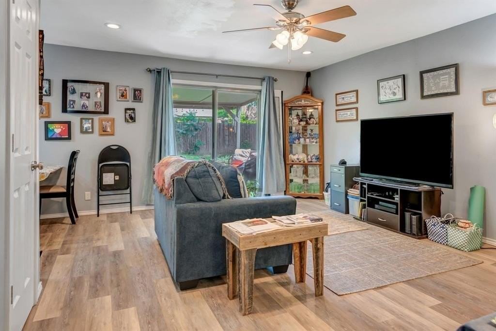 5913 Cathy Court - Photo 7 of 28