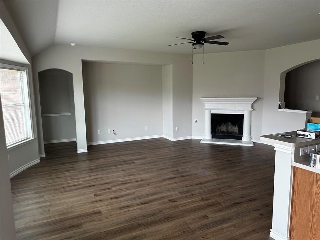 2512 Clubhouse Dr - Photo 2 of 18