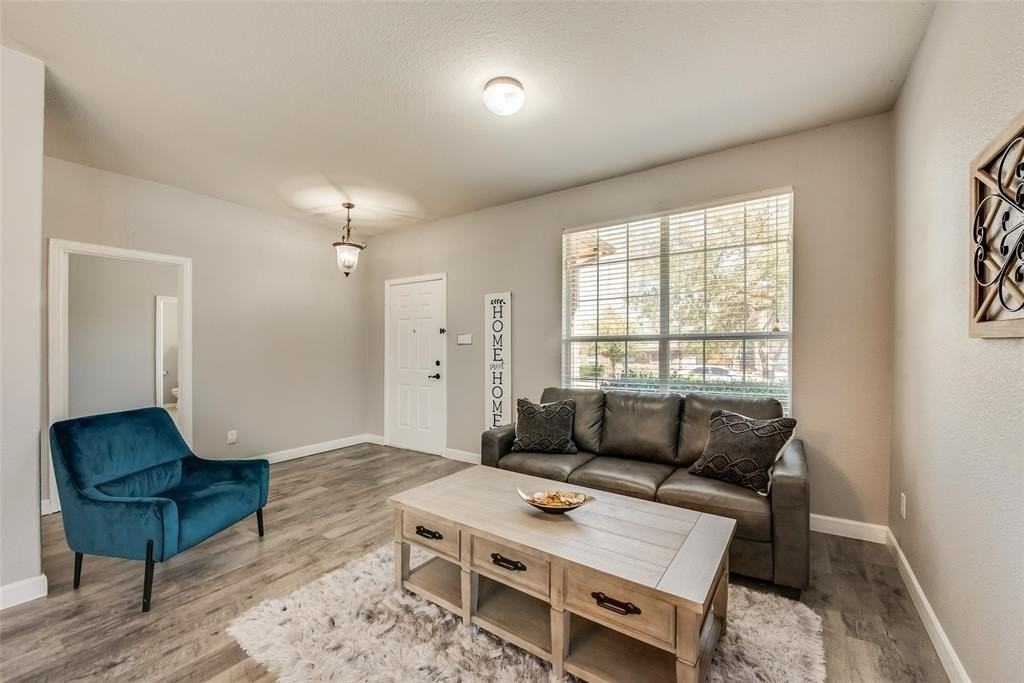 2925 Clear Creek Dr - Photo 6 of 17