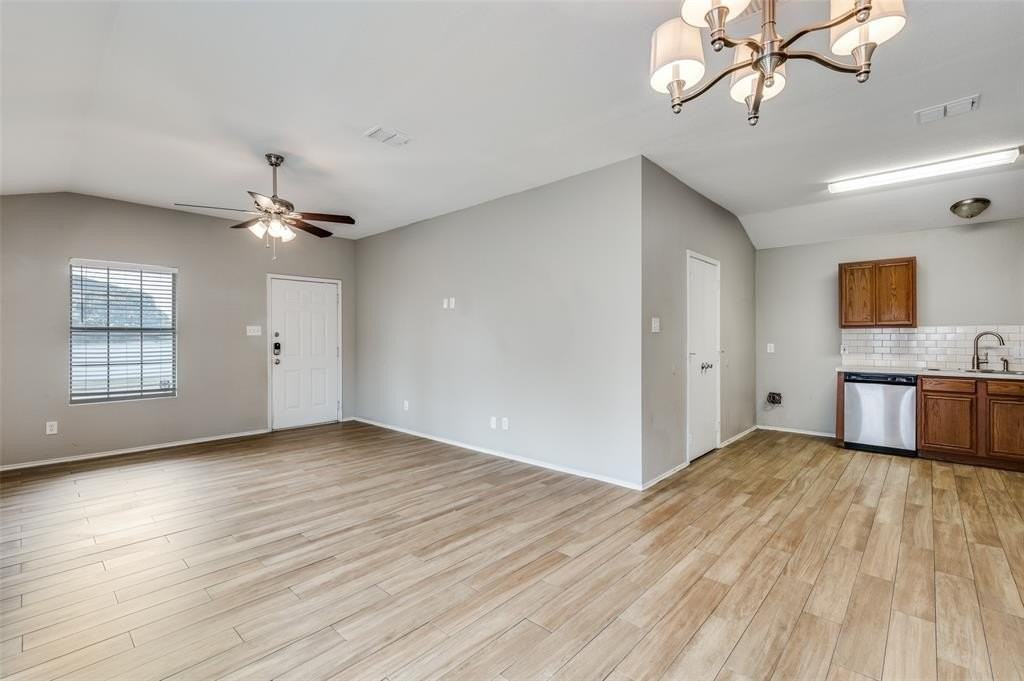 732 River Garden Dr - Photo 2 of 11