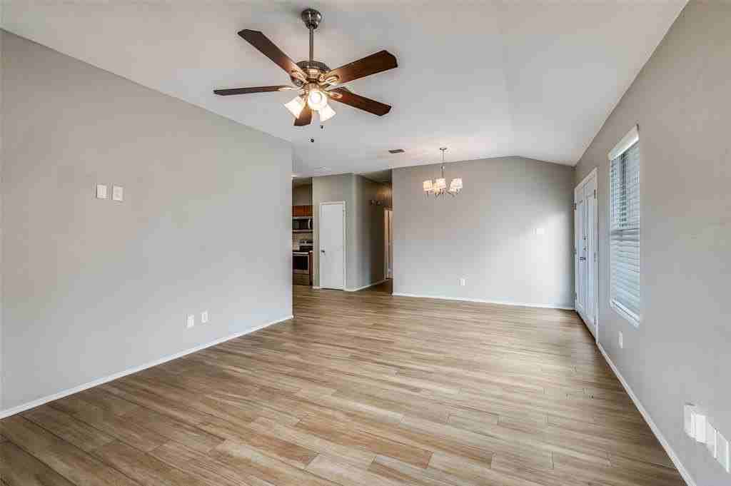 732 River Garden Dr - Photo 4 of 11