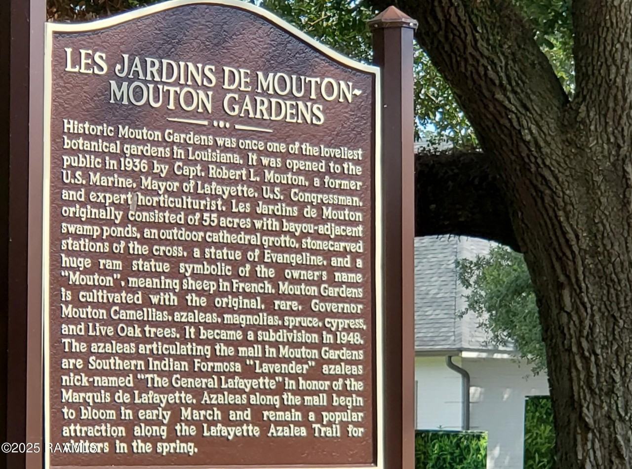 301 N Mall St - Photo 2 of 38