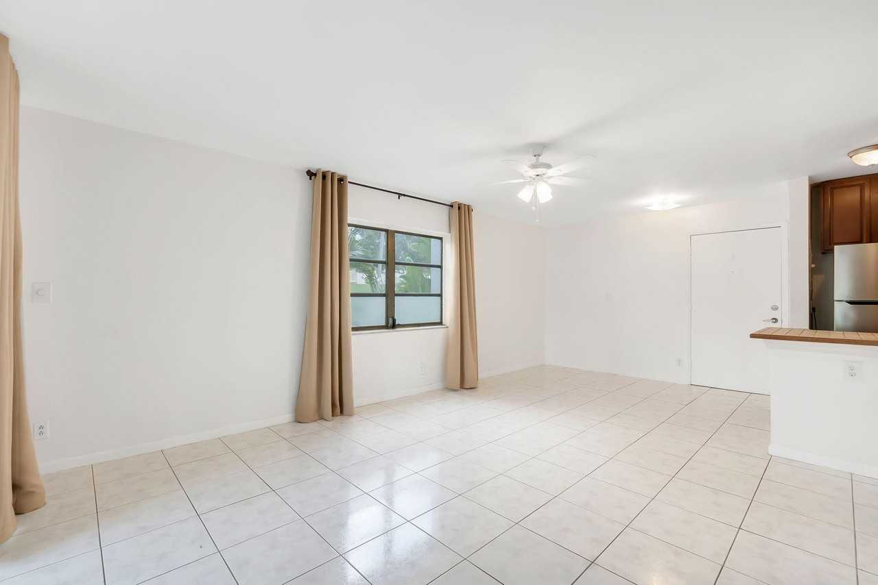 3040 Northeast 16th Avenue #101 - Photo 3 of 33