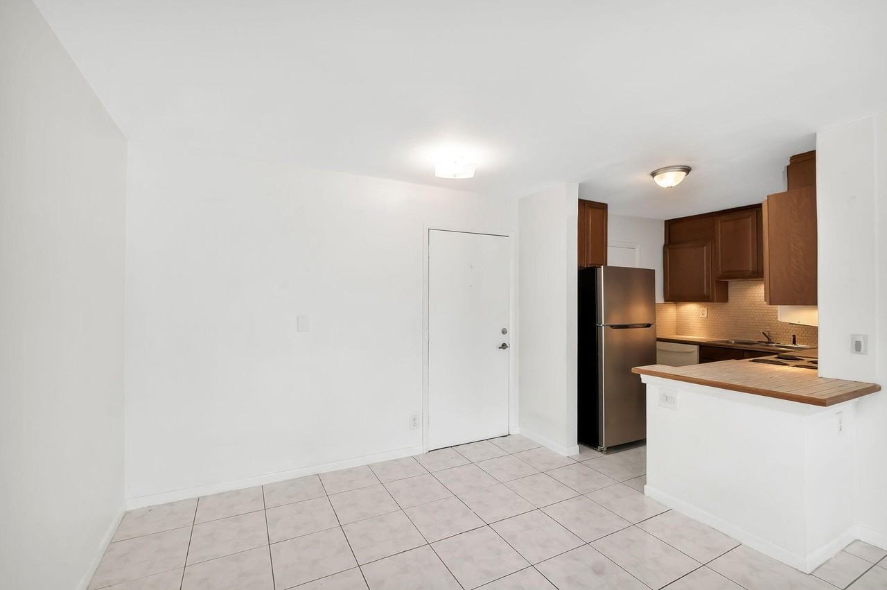 3040 Northeast 16th Avenue #101 - Photo 5 of 33