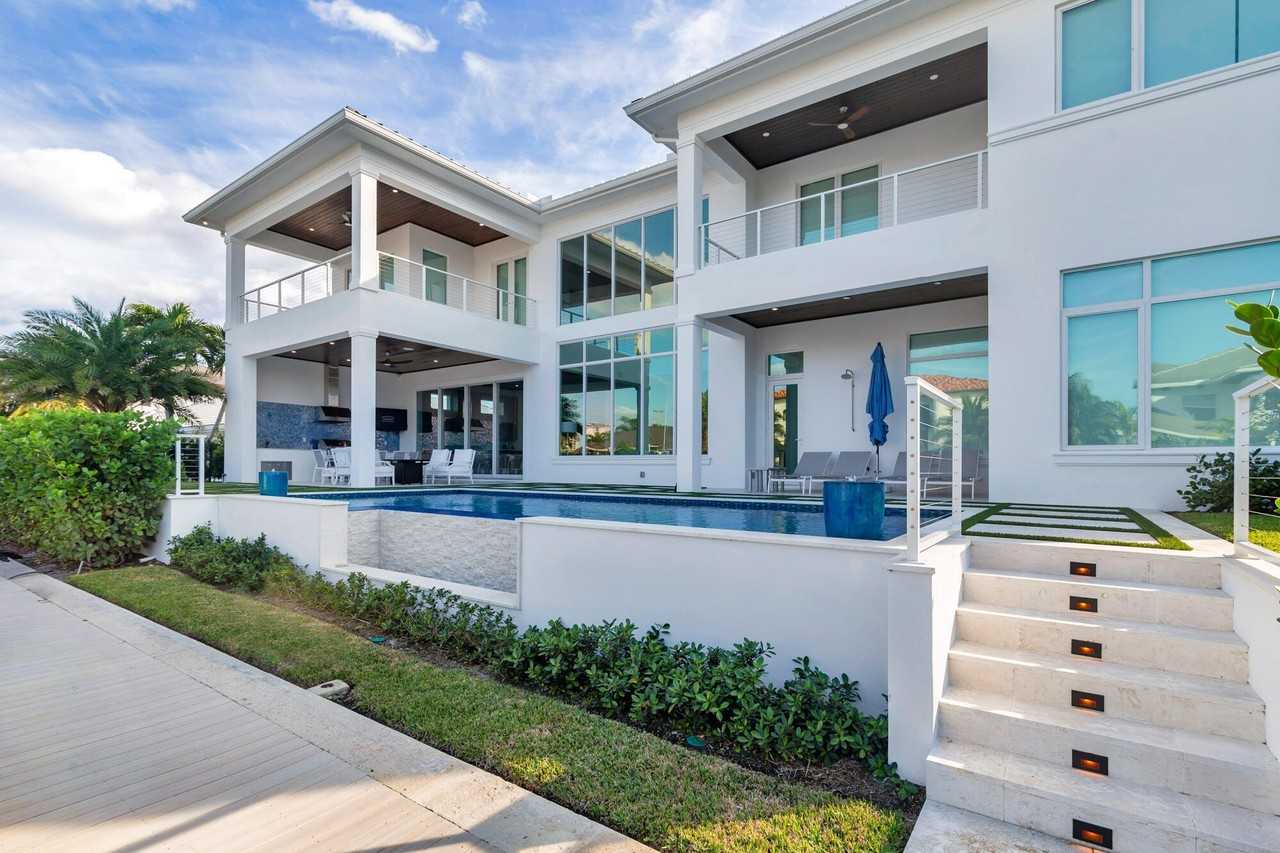 1180 Bimini Ln - Photo 2 of 35