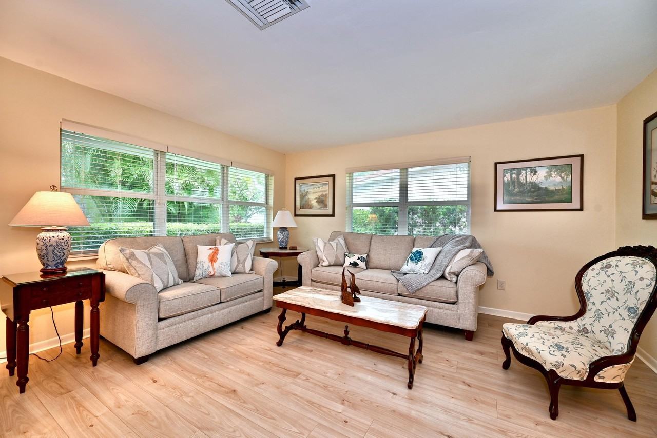 129 Alhambra Pl - Photo 7 of 41