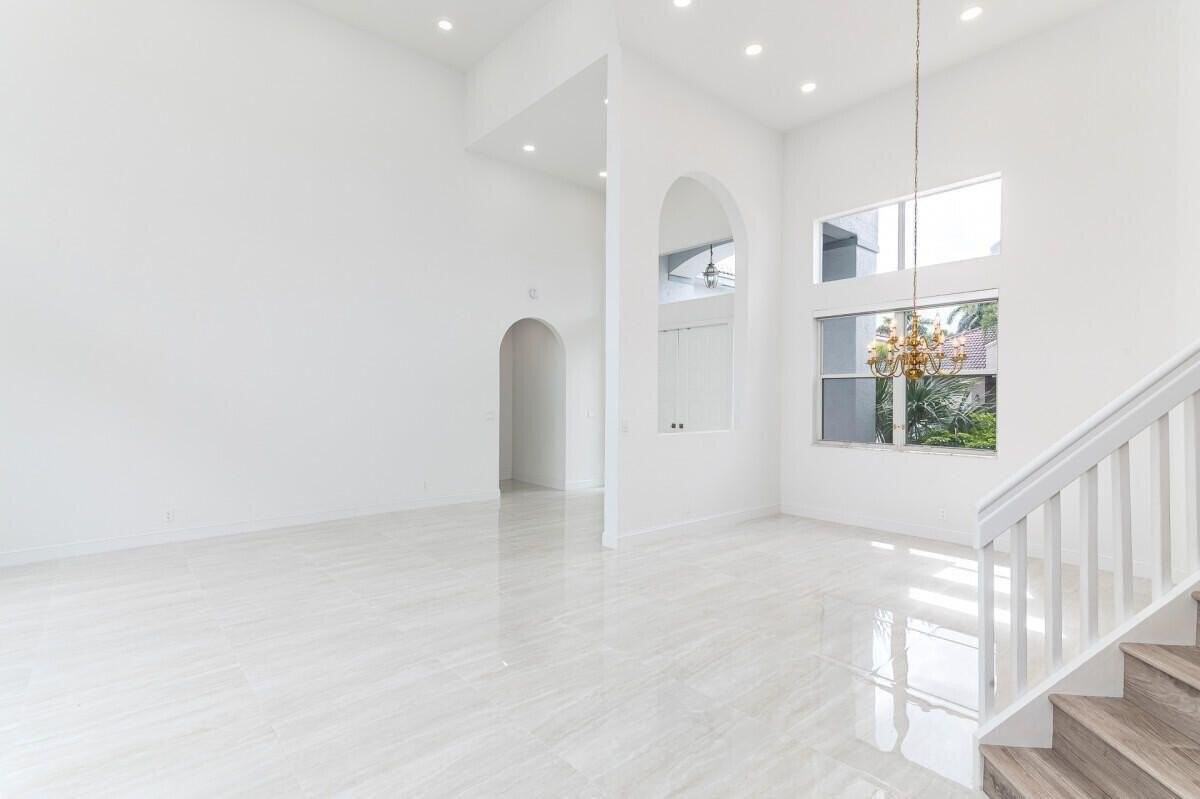 10879 Handel Pl - Photo 4 of 47