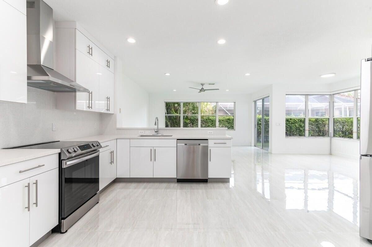 10879 Handel Pl - Photo 6 of 47