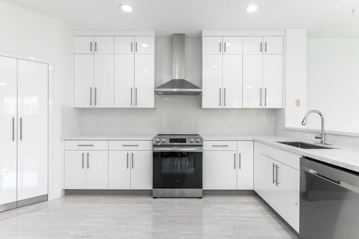 10879 Handel Pl - Photo 7 of 47