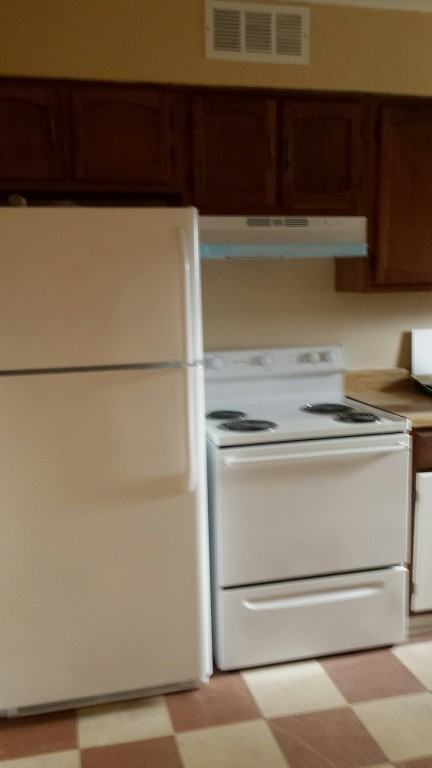 162 Spruance Rd - Photo 2 of 9