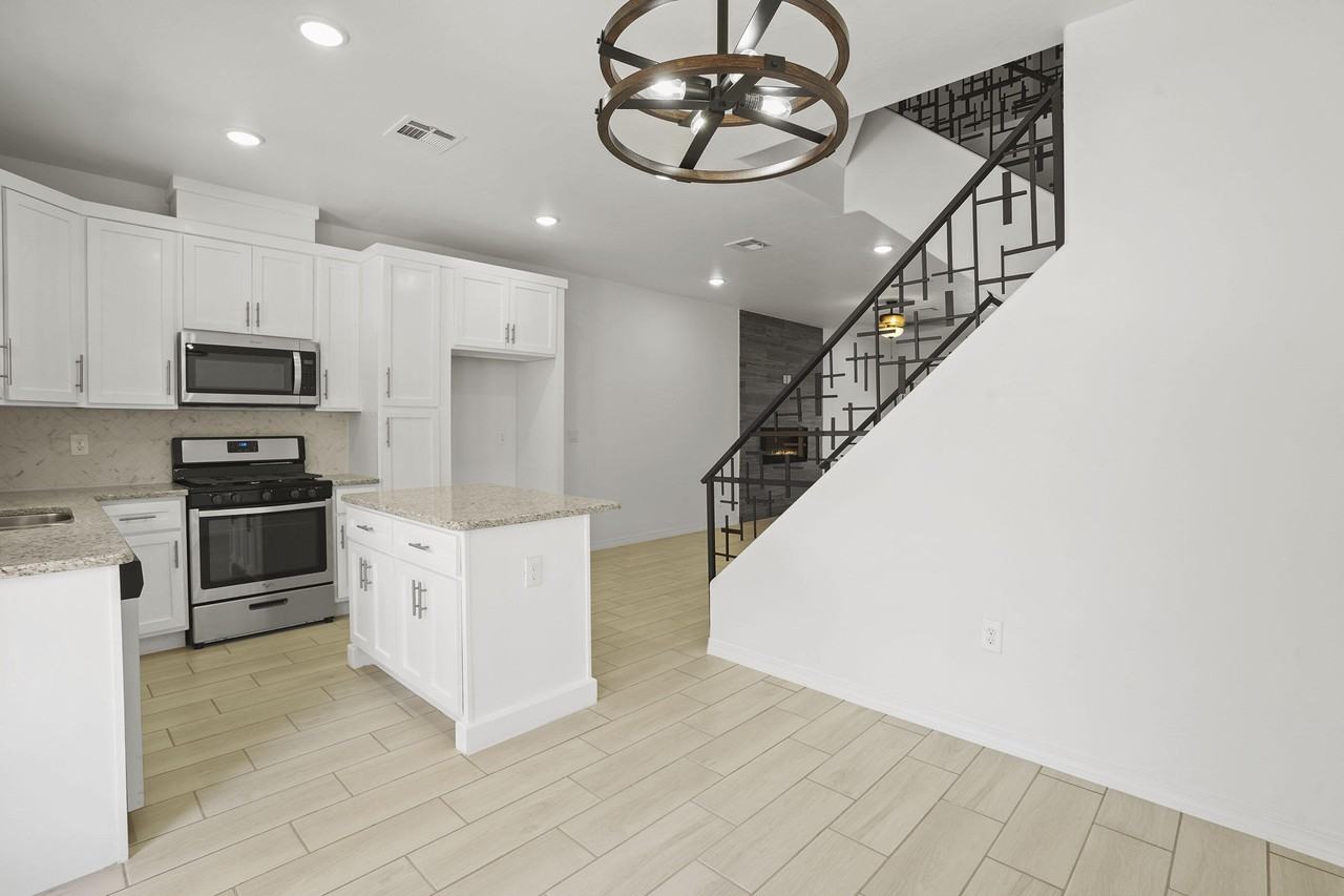 6315 Escondido Dr - Photo 3 of 18