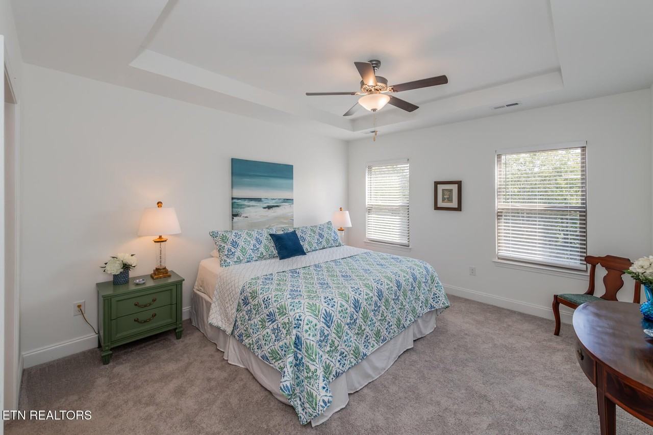 172 Goldheart Rd - Photo 3 of 35