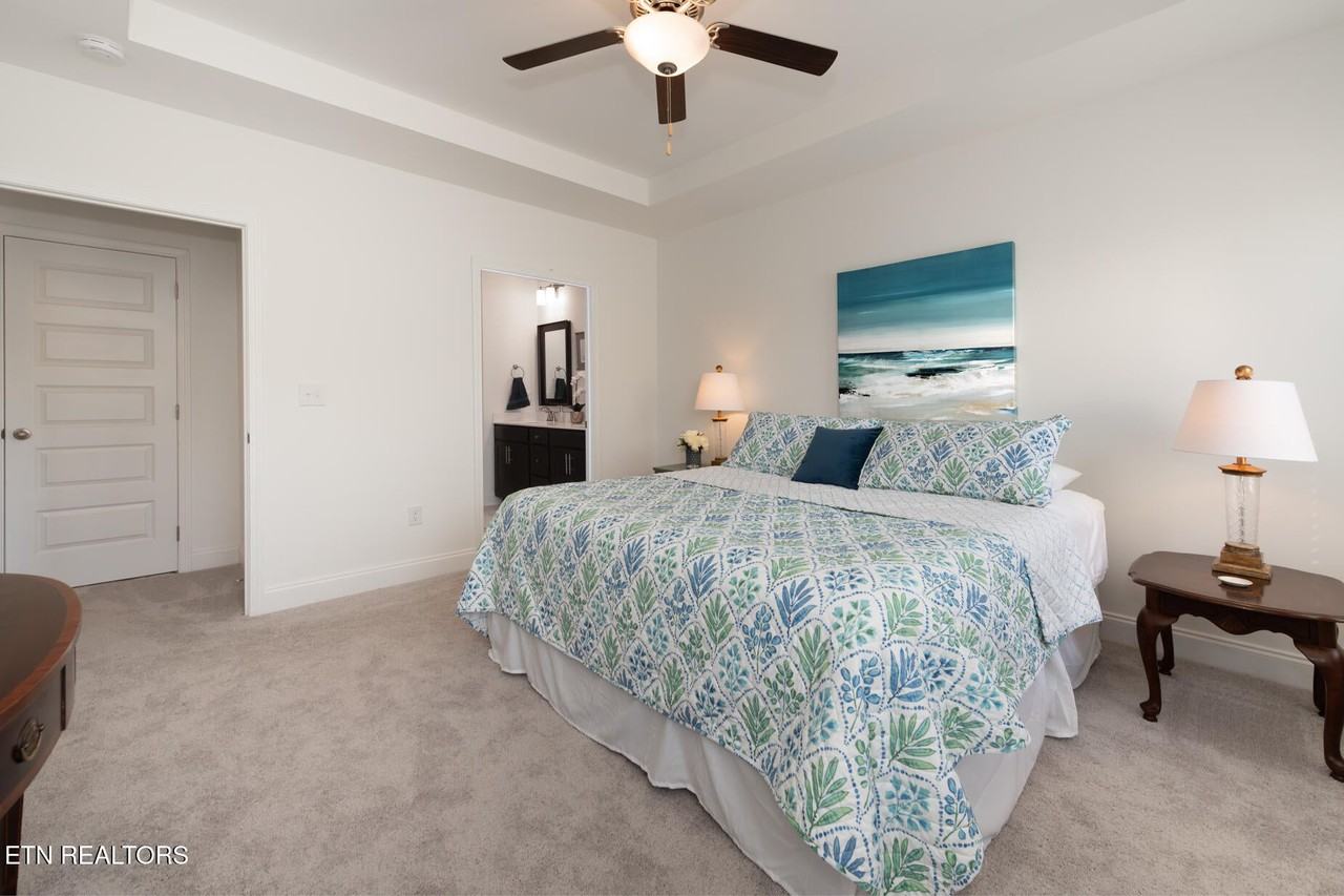 172 Goldheart Rd - Photo 4 of 35