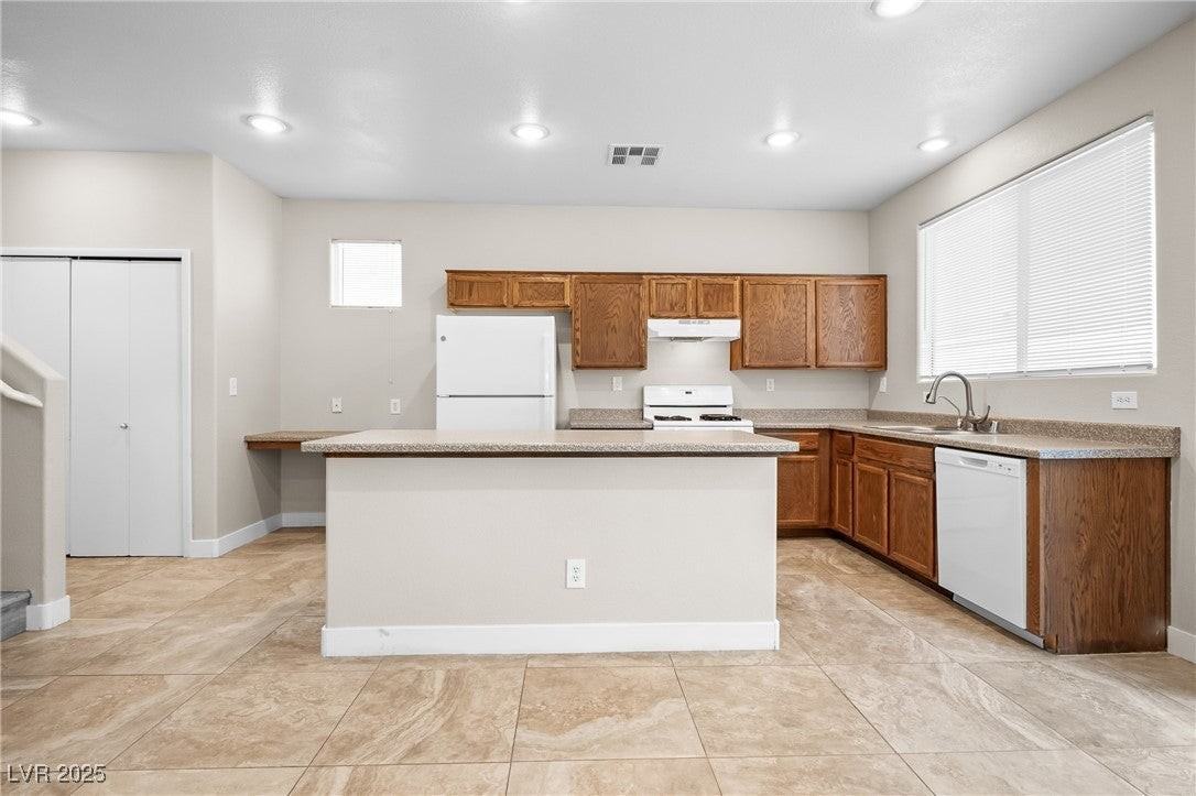 6743 Windingwood Street - Photo 7 of 26