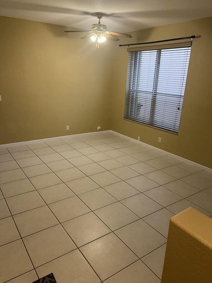 4434 Lake Lucerne Cir - Photo 3 of 12