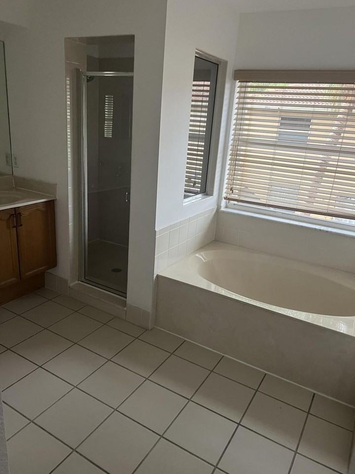 4434 Lake Lucerne Cir - Photo 7 of 12