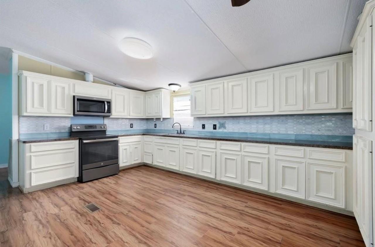 2303 Beckman Dr - Photo 2 of 7