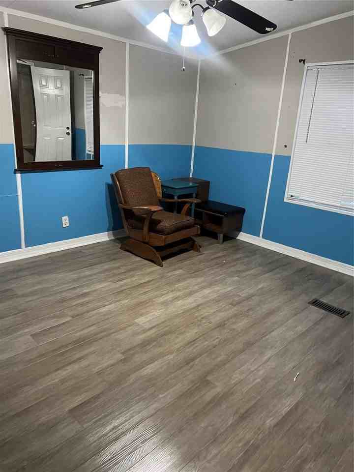 2303 Beckman Dr - Photo 5 of 7