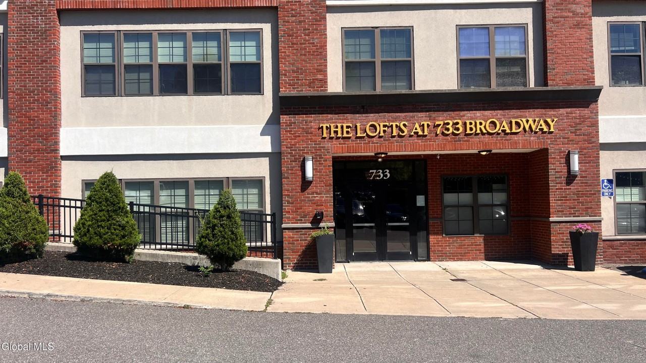 733 Broadway - Photo 2 of 35