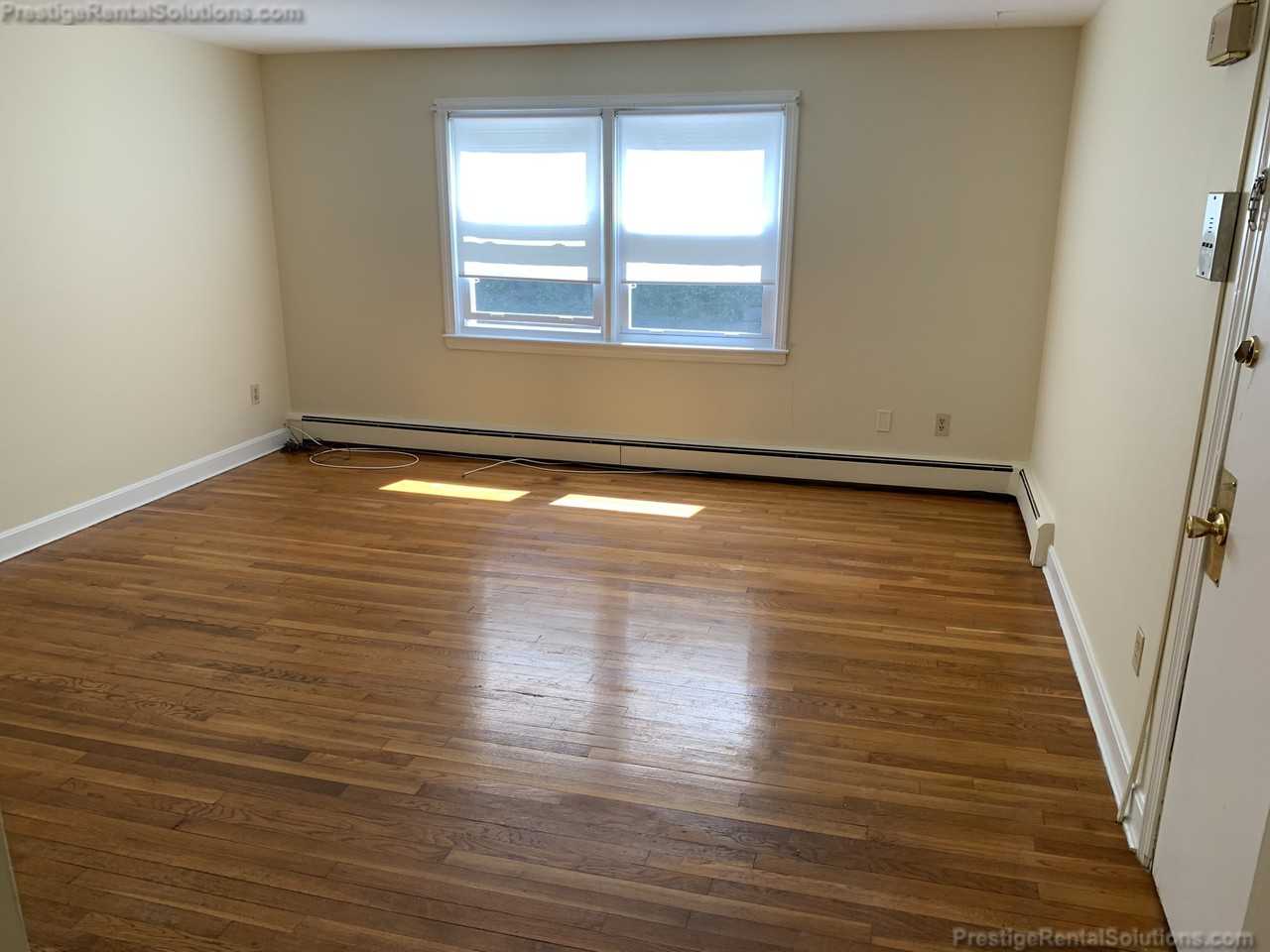 Pearl St #1B - Photo 3 of 13