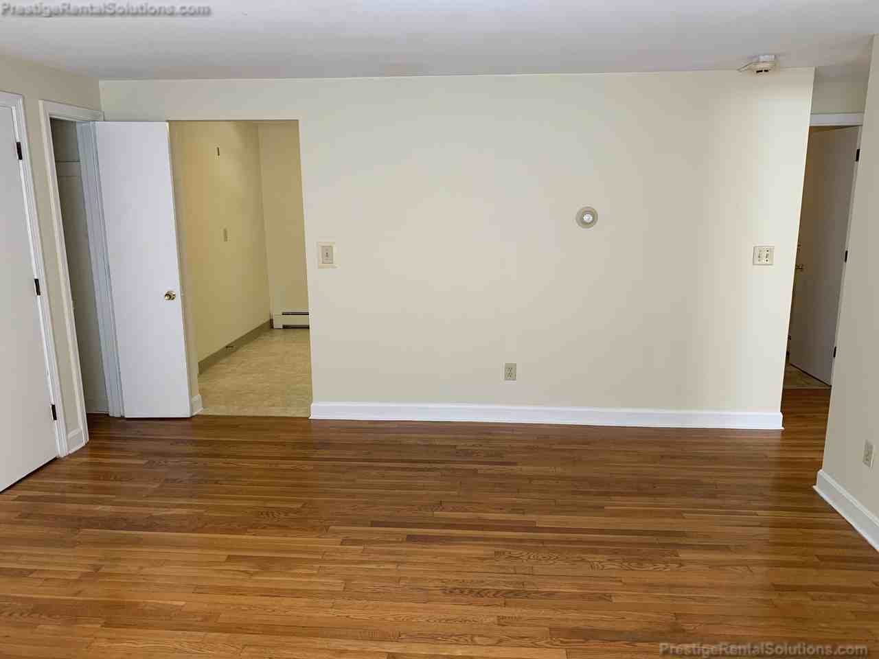 Pearl St #1B - Photo 4 of 13