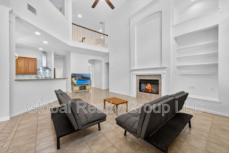 18743 Danforth Cv - Photo 5 of 28