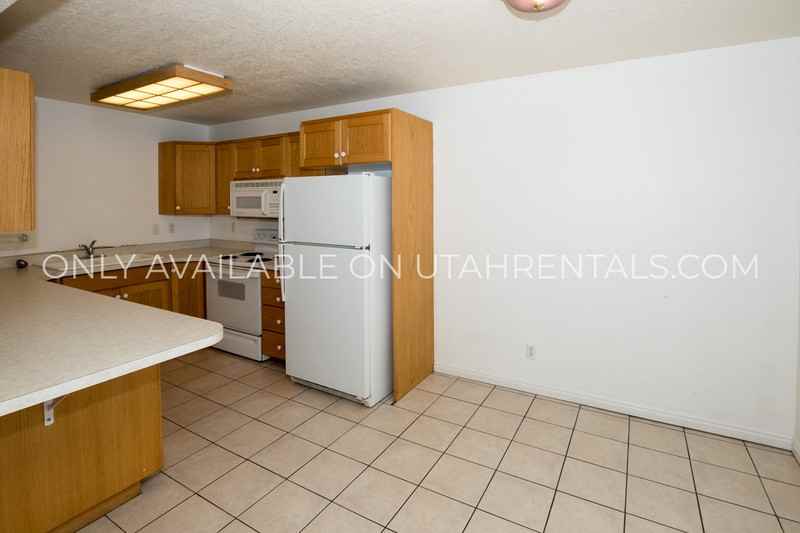 1388 Nw - Photo 6 of 31