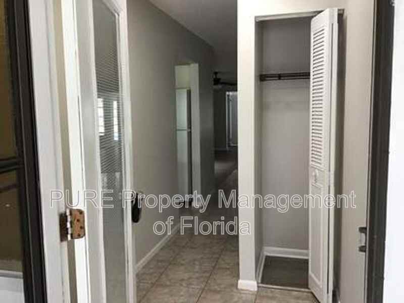 3135 Sw 97th St #2 - Photo 5 of 36