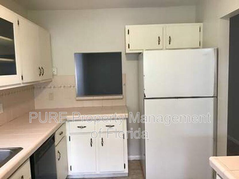 3135 Sw 97th St #2 - Photo 6 of 36