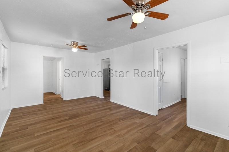 1926 N 26th Pl #B - Photo 2 of 12