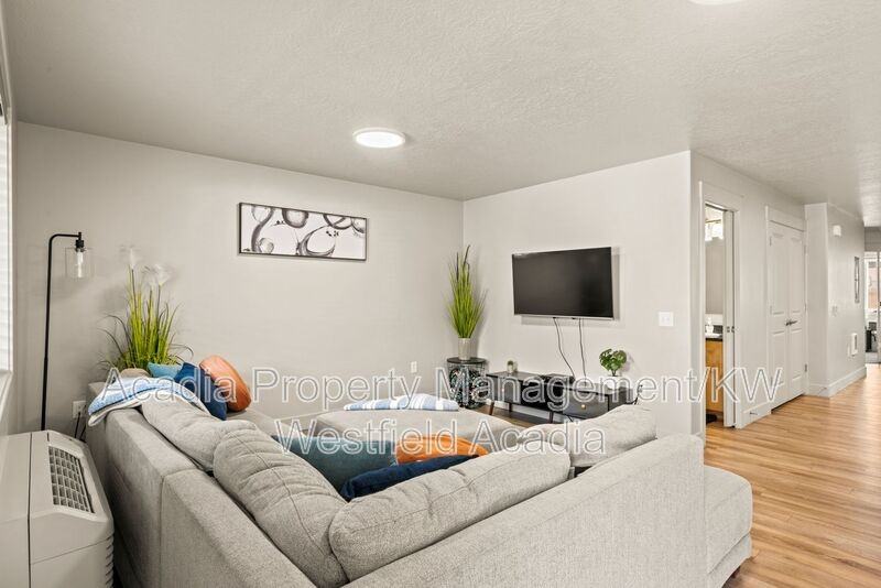 1430 S 4th Ave #1 - Photo 6 of 50