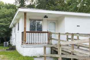1102 N Hawthorne St #B - Photo 1 of 1