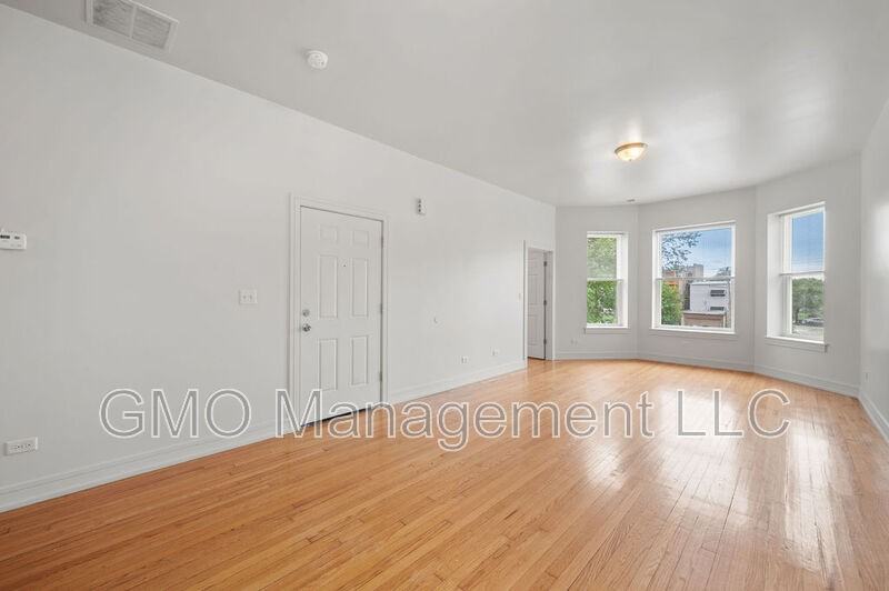 4230 W Adams St #2 - Photo 2 of 36