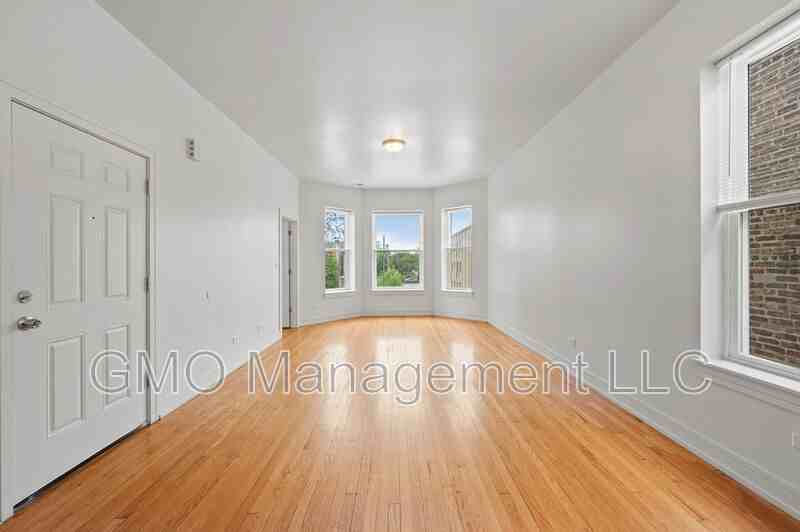 4230 W Adams St #2 - Photo 6 of 36