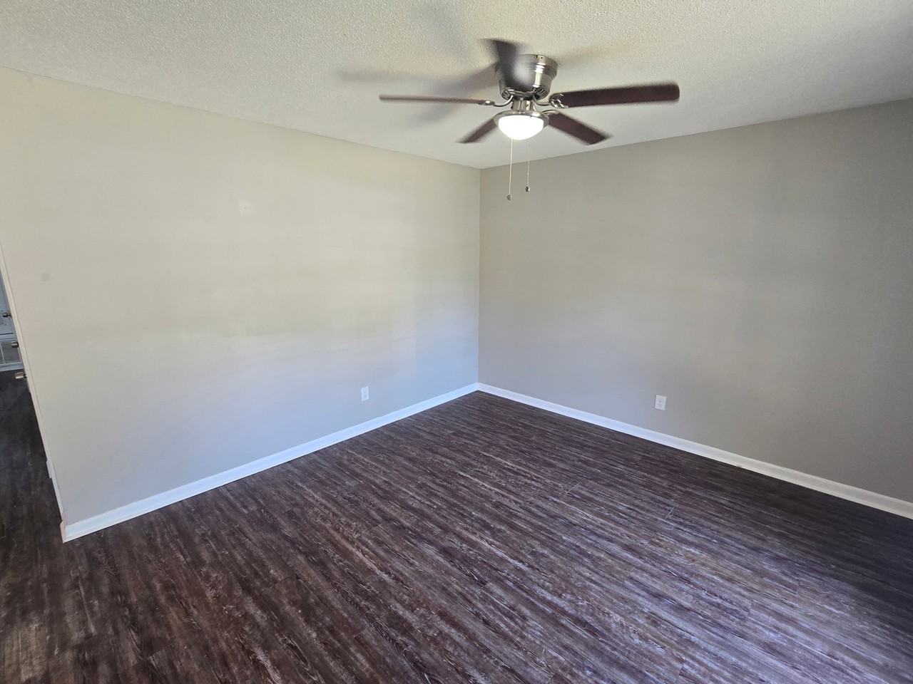 1011 Ferrell Dr - Photo 2 of 13