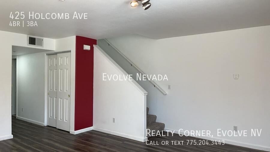 425 Holcomb Ave - Photo 4 of 24