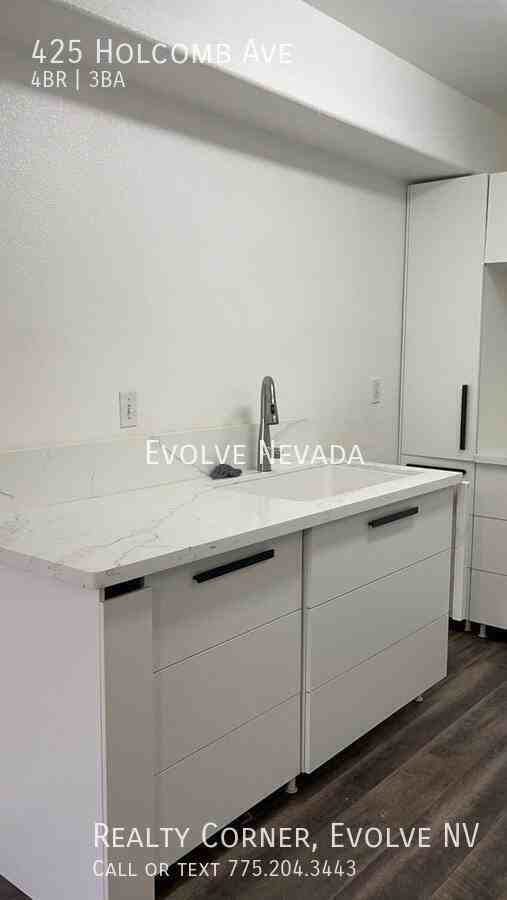 425 Holcomb Ave - Photo 7 of 24