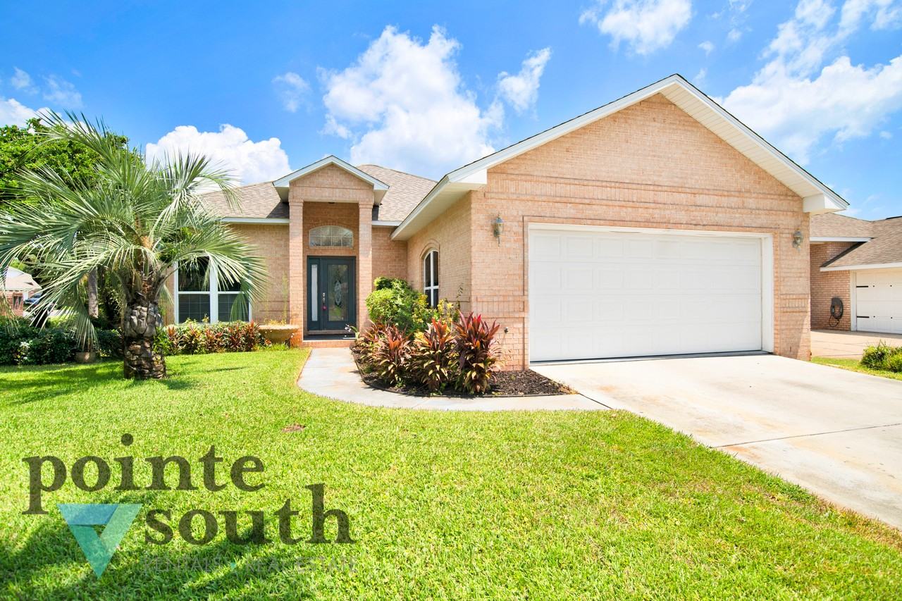 1192 Longwood Dr - Photo 2 of 29