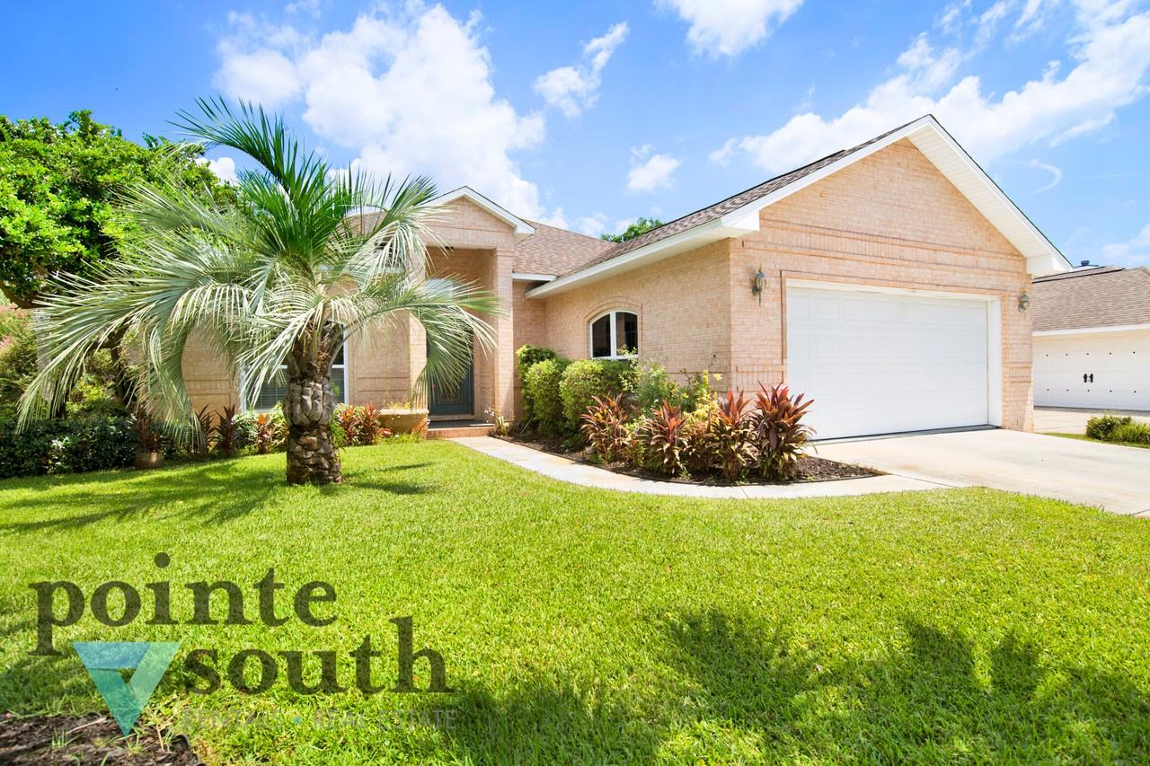 1192 Longwood Dr - Photo 3 of 29