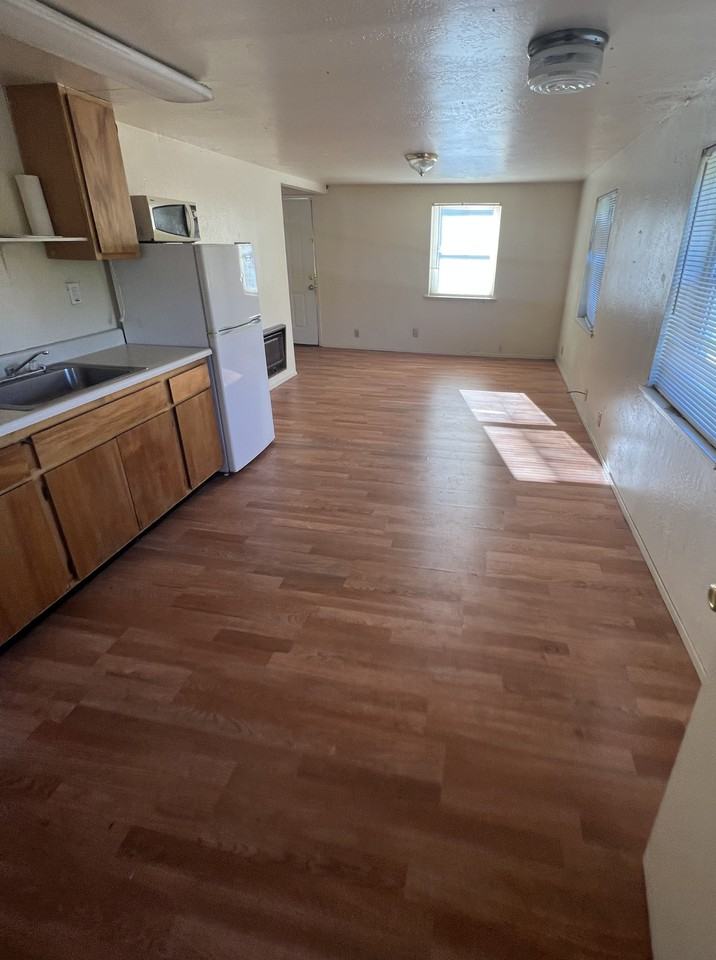 44 W Lake St - Photo 3 of 6