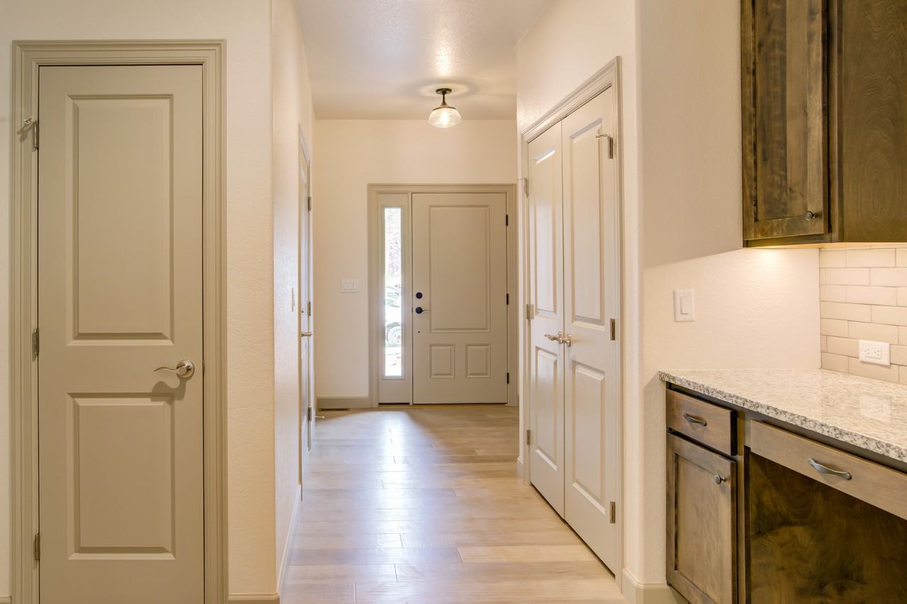 518 Brecken Ct - Photo 2 of 15