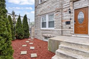 featured image of 3501 W Le Moyne St #2